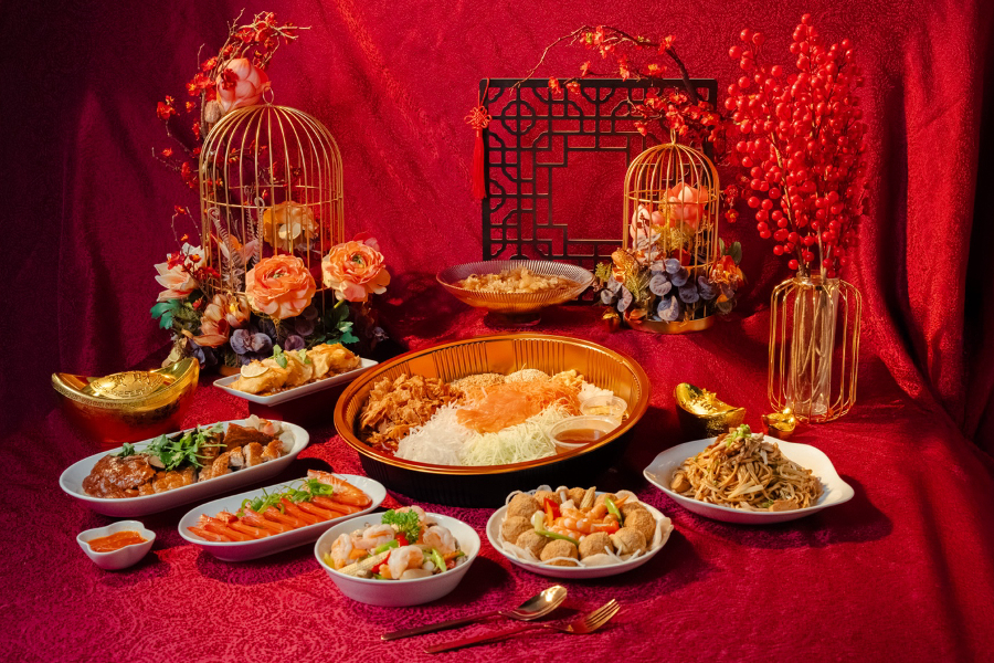 Reunion Sets Designed for Different Families and Tables